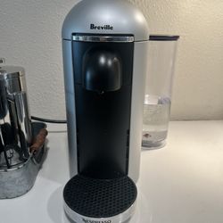 Nespresso breville Machine 