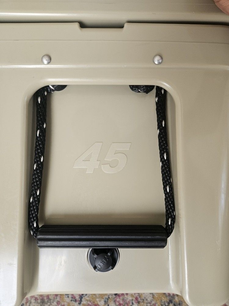 Yeti Tundra 45 (Hard Sided 7 Day Cooler)