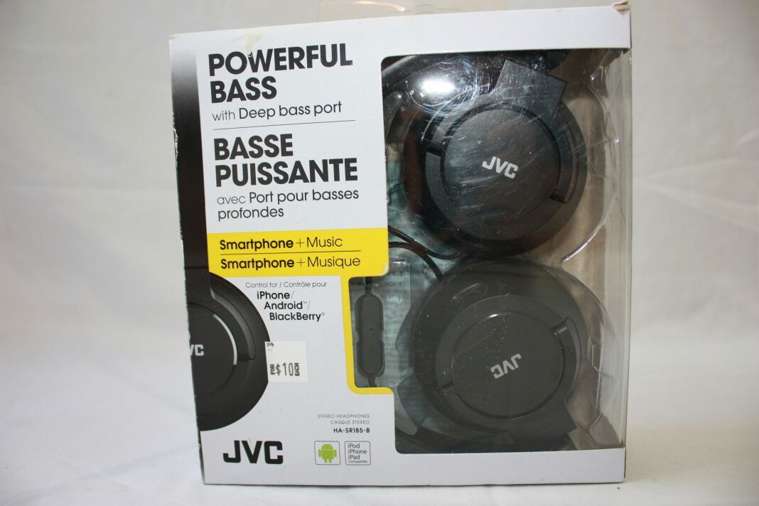 Headphones / earbuds / headset / earphones