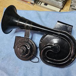 Vintage diesel tone 12v horn