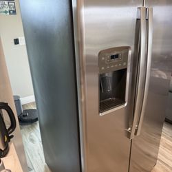 General Electric Fridge 