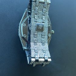 AP Watch moissanite