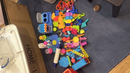 Play-Doh fun sets and play-Doh