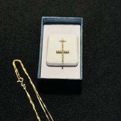 Moissanite 2 ct Cross pendant Gold over 925 (Vermeil) + 18" chain