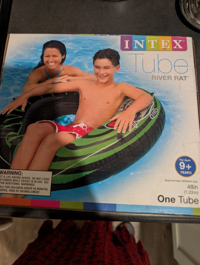 Swimming Tube 🛟🏊🏾♀️🥽🩲👙🏊🏾♀️🛟😁