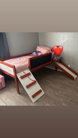 Bed frame with slide NO MATTRESS INCLUDED