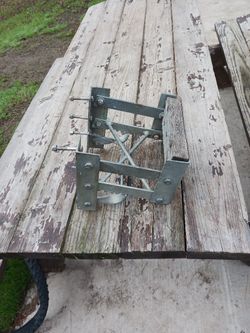 Good as new Outboard kicker bracket Outboard kicker bracket