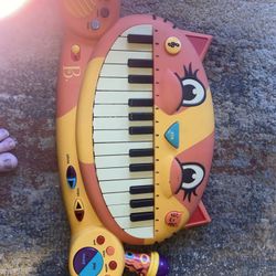 B Toys Cat Meowsic Keyboard Piano 