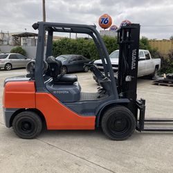 2020 Toyota Forklift 8FGU30 6000 LB 