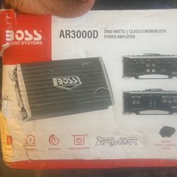 Boss 3000 Watt Amp