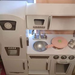 Play Kitchen 