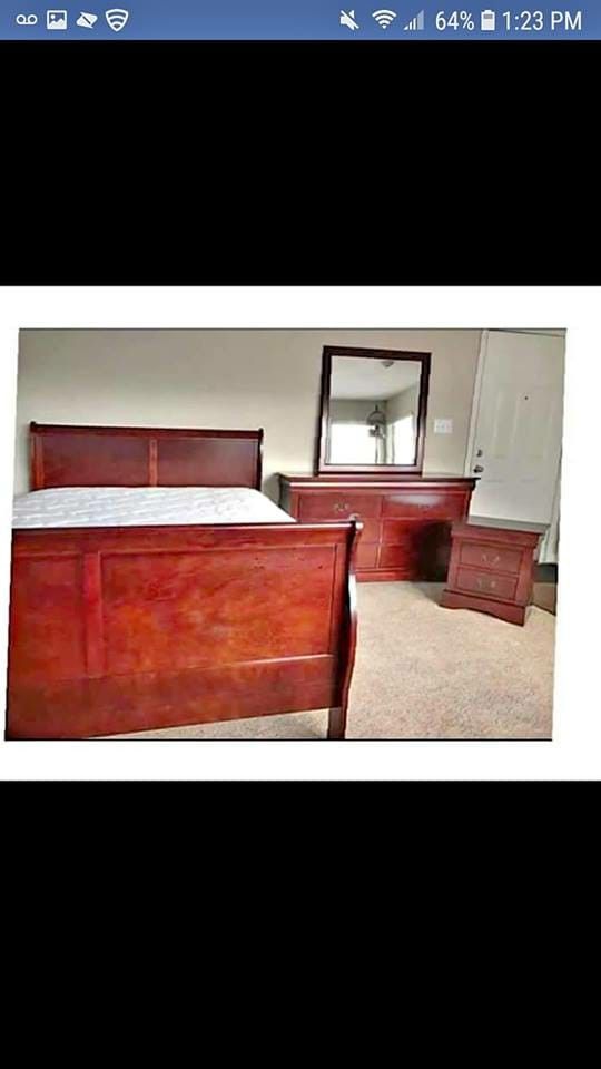 New Cherry Queen 4pc Bedroom Set 