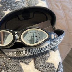 Swim goggles