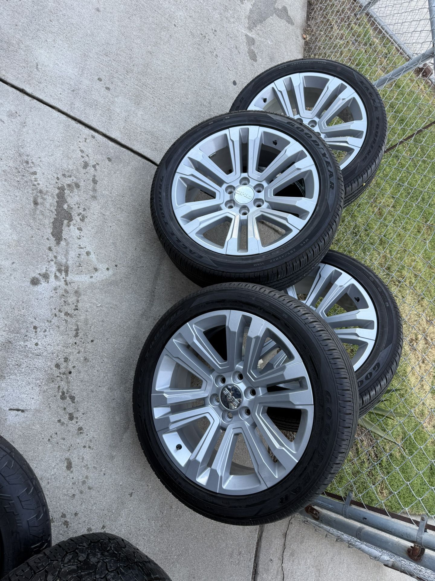 22 Inch GMC Denali Wheels