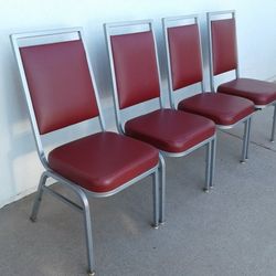 4 Chairs 