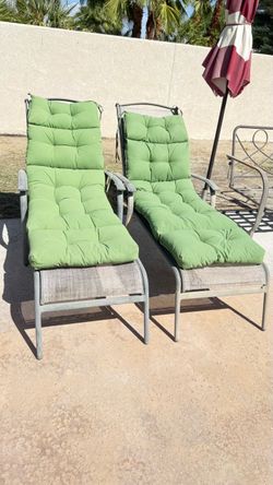 Outdoor Chaise Lounge Chairs with Cushions – Set of 2