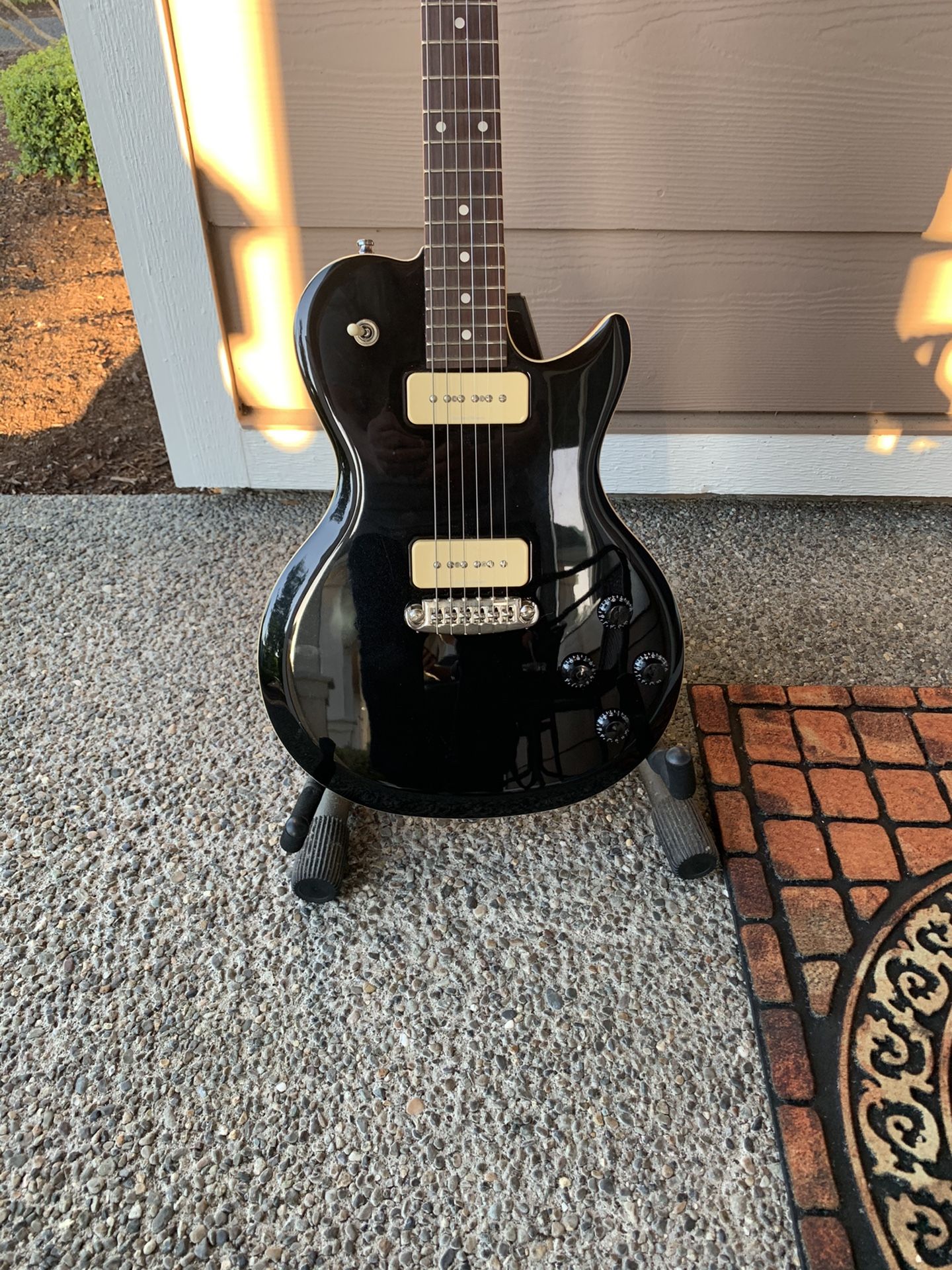 Godin Core CT P90 – Excellent Condition