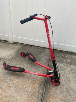 Y Fliker SP3 Drifting Scooter – Great Condition – Needs Brake Cable