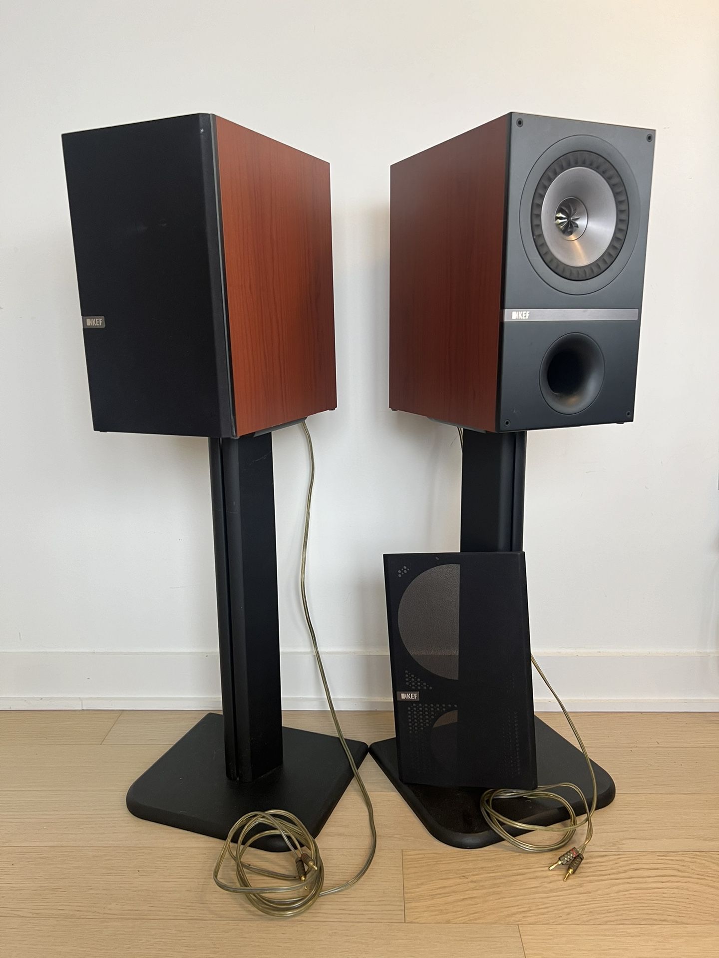 KEF Q300 speakers pair!