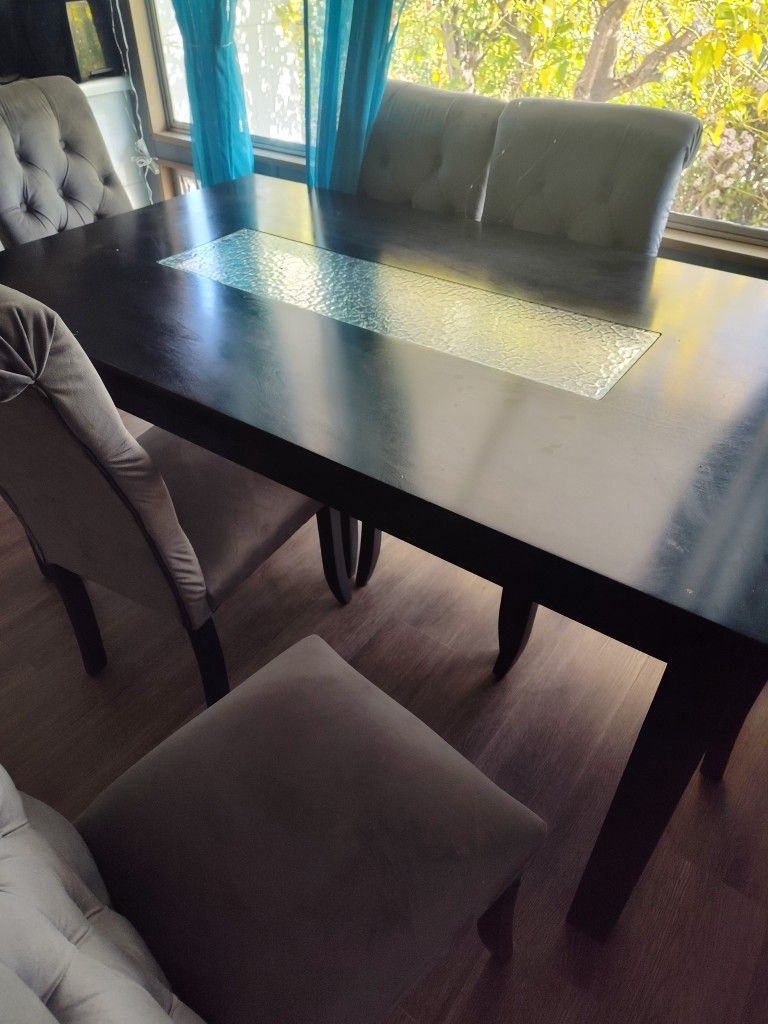 Dinning Table