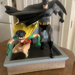 DC All-star Batman And Robin Statue. 