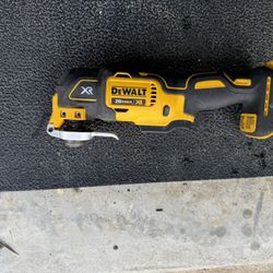 DEWALT ATOMIC 20V MAX* Oscillating Multi Tool, Cordless with Or Without battery & charger