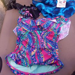 Over 30 Pcs Of Swimsuits Sizes S M L All Brandnew  Selling  Them All For $300. Prices On Tag From $30 To $80 Each Or Best Offer
