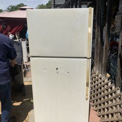 GE Fridge Free