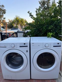 Washer and Dryer/Lavadora y Secadora