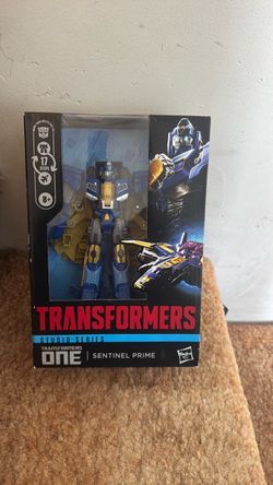 Transformer action figure “Sentinel Prime”