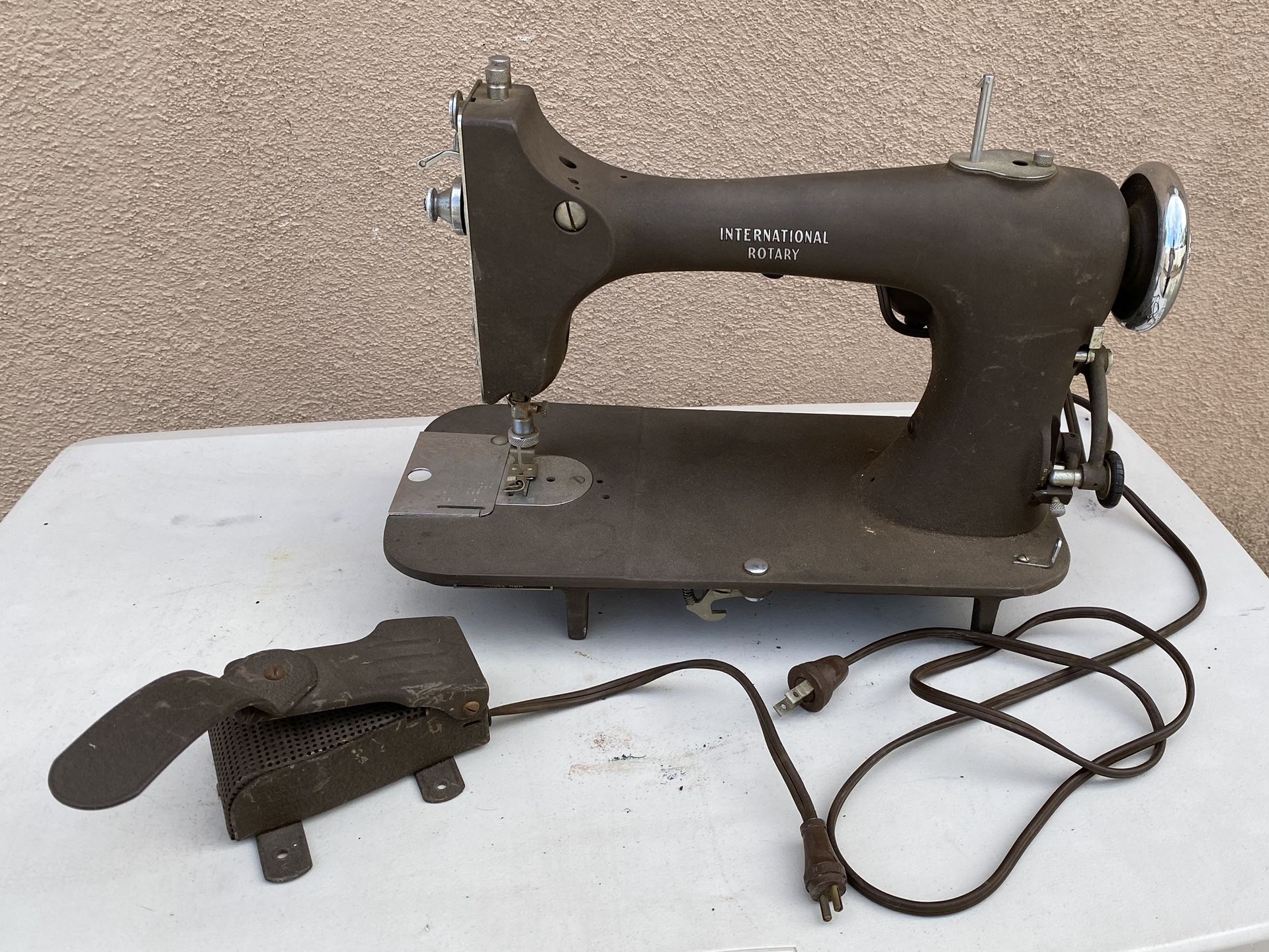 Vintage International Rotary Sewing Machine