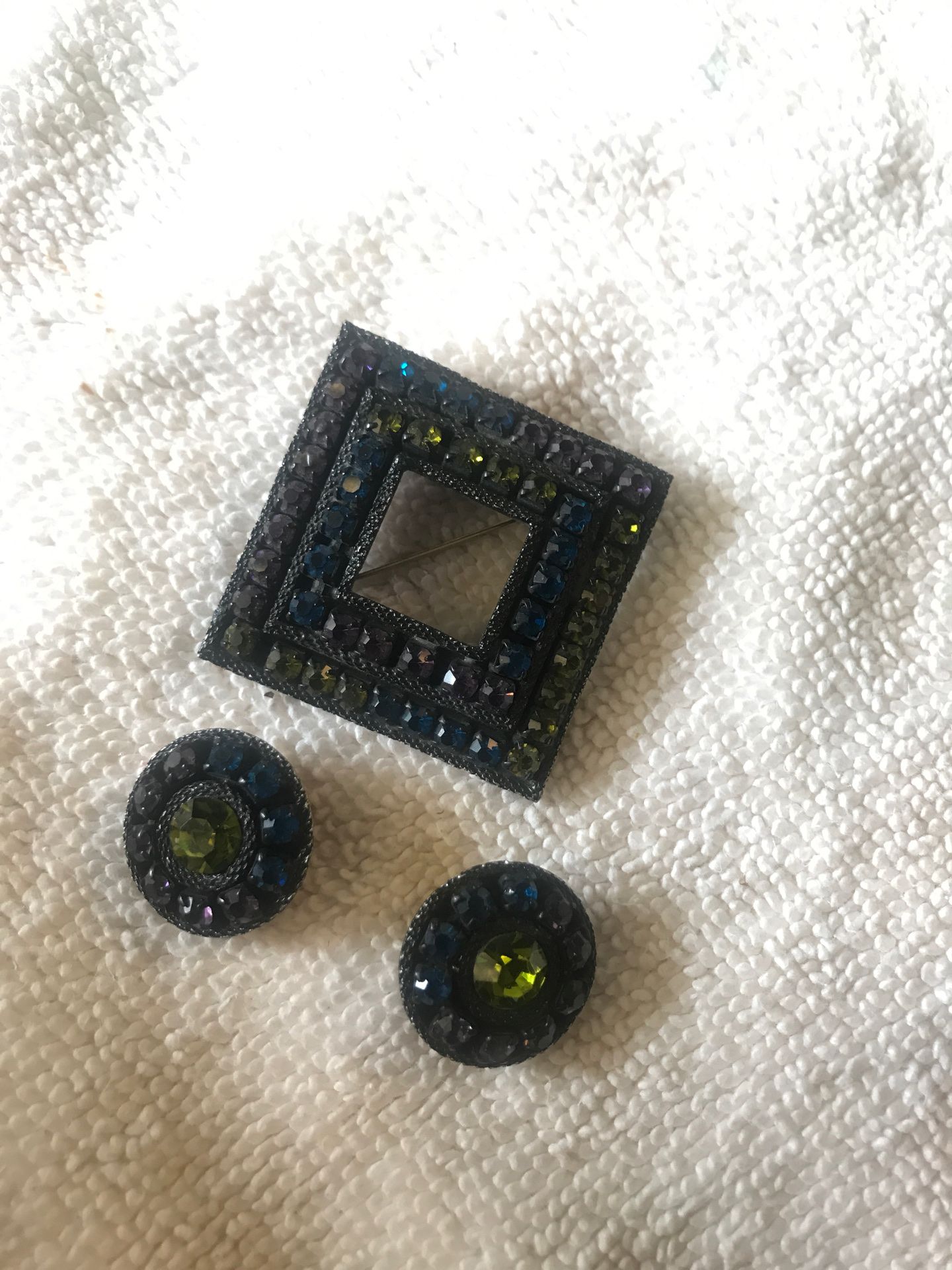 Vintage set brooch and earrings