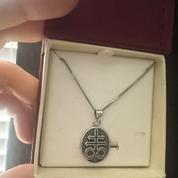 Silver Gothic Pendant Necklace w/ Box Chain