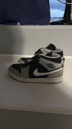 Jordan 1 black toe
