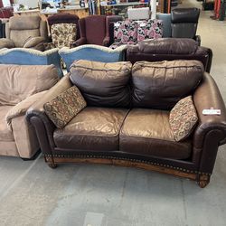Brown Leather Comfy Loveseat Couch (in Store) 