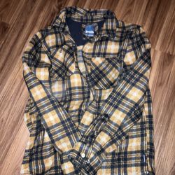 Women’s Small Winter Button Up 