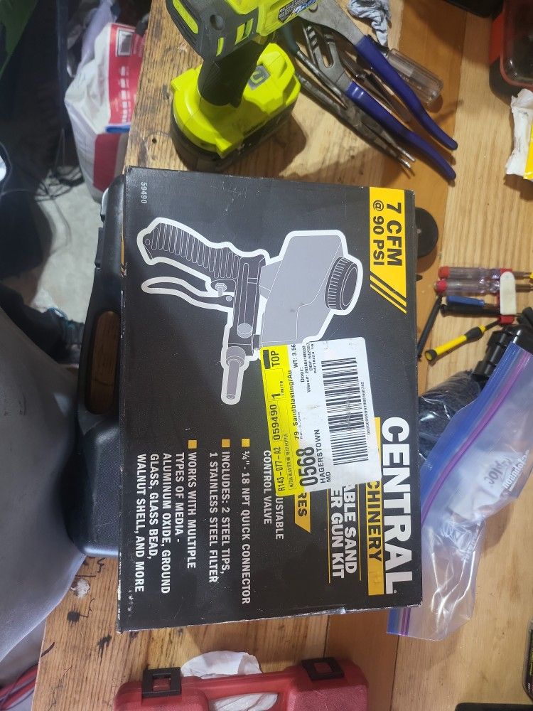 Central machineey potable sand blaster kit