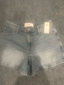 BRAND NEW HOLLISTER SHORTS