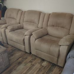 Recliner  Almost new For Travel I Need To Sell 3 recliners