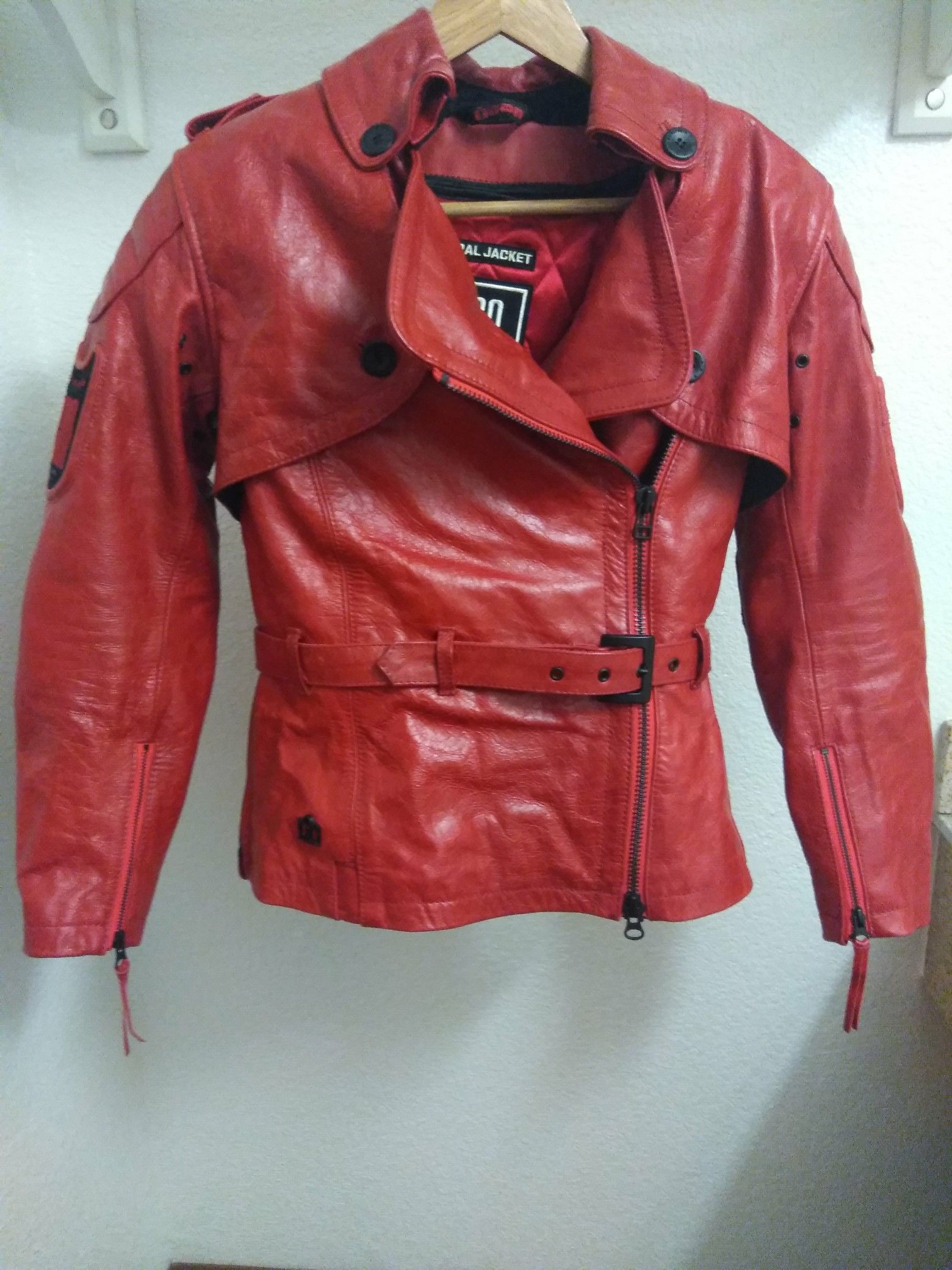 ICON 1000 FEDERAL SIZE 42 / SMALL RED WOMEN RIDING JACKET Better than DAINESE