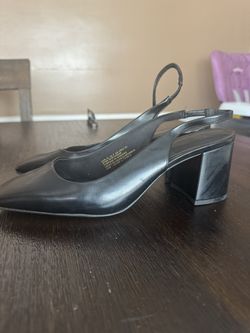 Woman Size 9 Black Low Heels