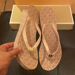 Authentic Michael Kors Pink Sandals Size 10