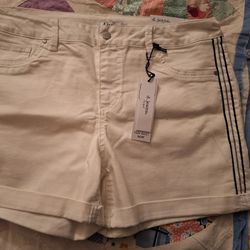 White Short  By d Jeans 