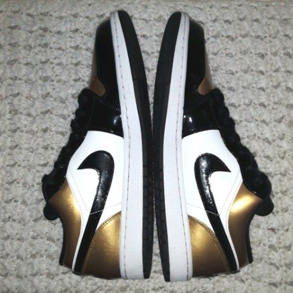 Air Jordan 1 Low 'Gold Toe' Size 11.5