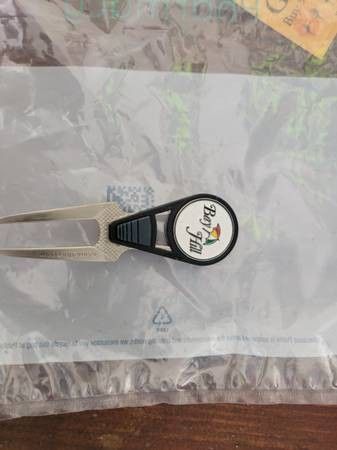 Bayhill divot tool