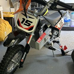 Brand New Razor MX400 Dirt Rocket 