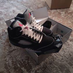 Retro Jordan 5 Metallic Black Deadstock