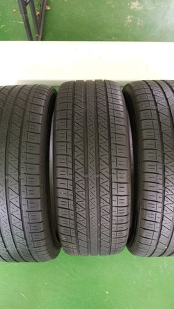 Dunlop in good condition 3 Tire 225 45 19 good tread
