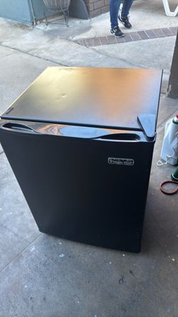 Magic chef small refrigerator
