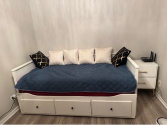 IKEA Daybed with 2 mattresses